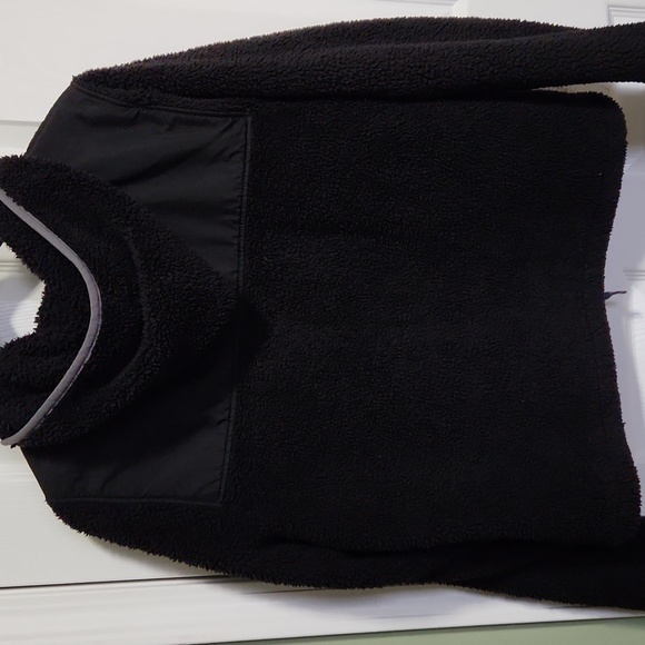 XL Black Fuzzy Coat - Picture 2 of 6